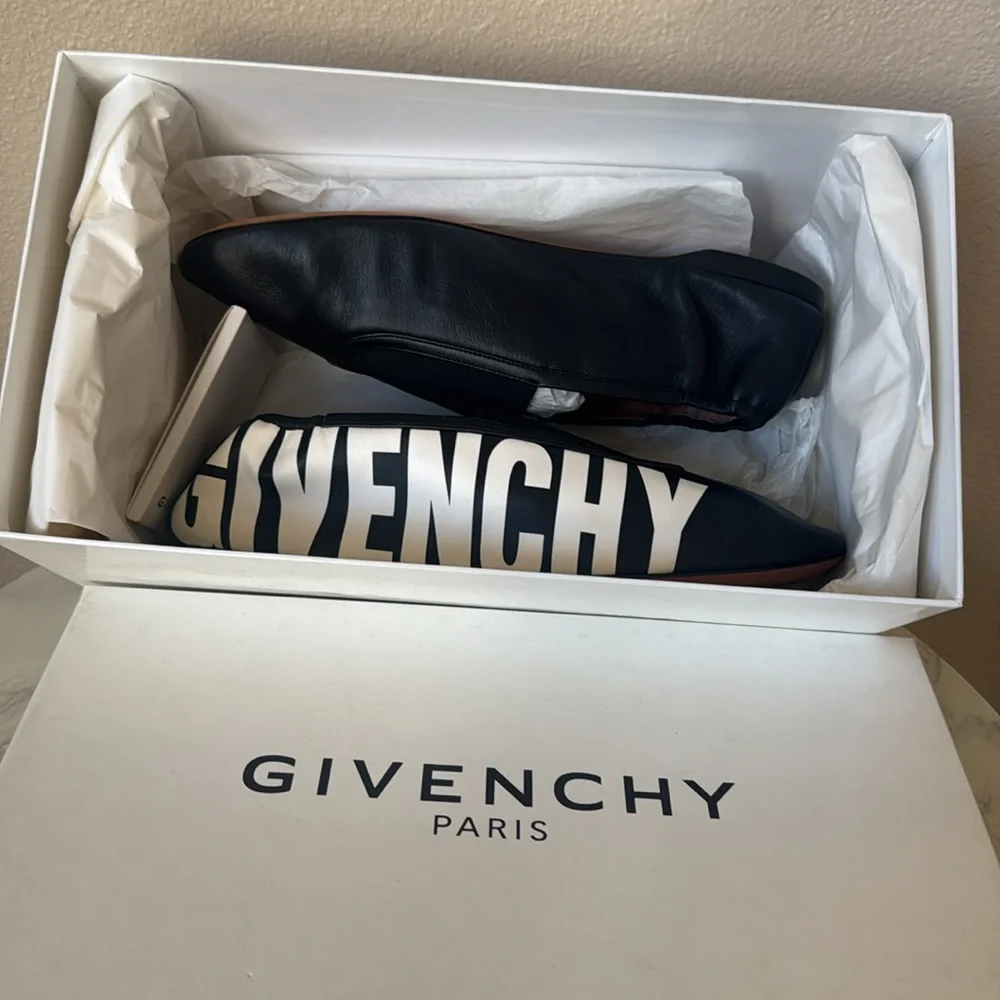 Givenchy Paris Rivington Flats - Picture 15 of 16